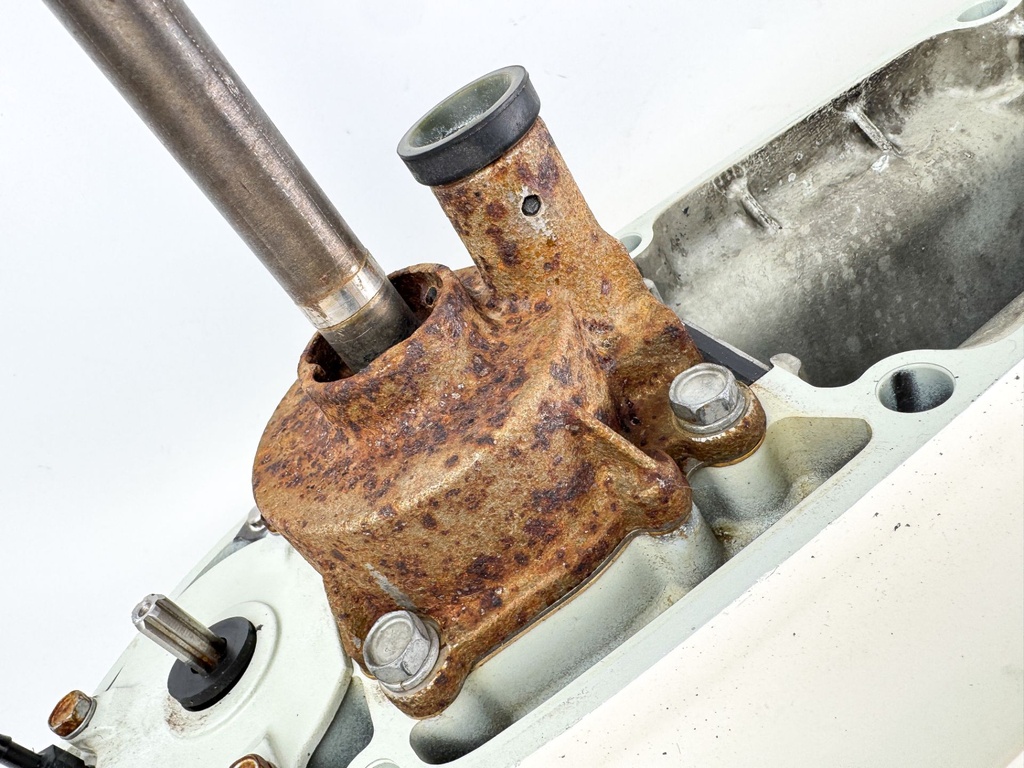 2002-2011 Suzuki DF140 140HP 4 Stroke Outboard 20" Lower Unit Gear Case