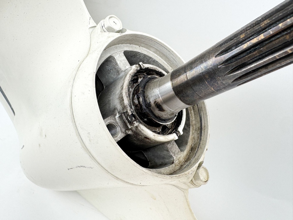 2002-2011 Suzuki DF140 140HP 4 Stroke Outboard 20" Lower Unit Gear Case