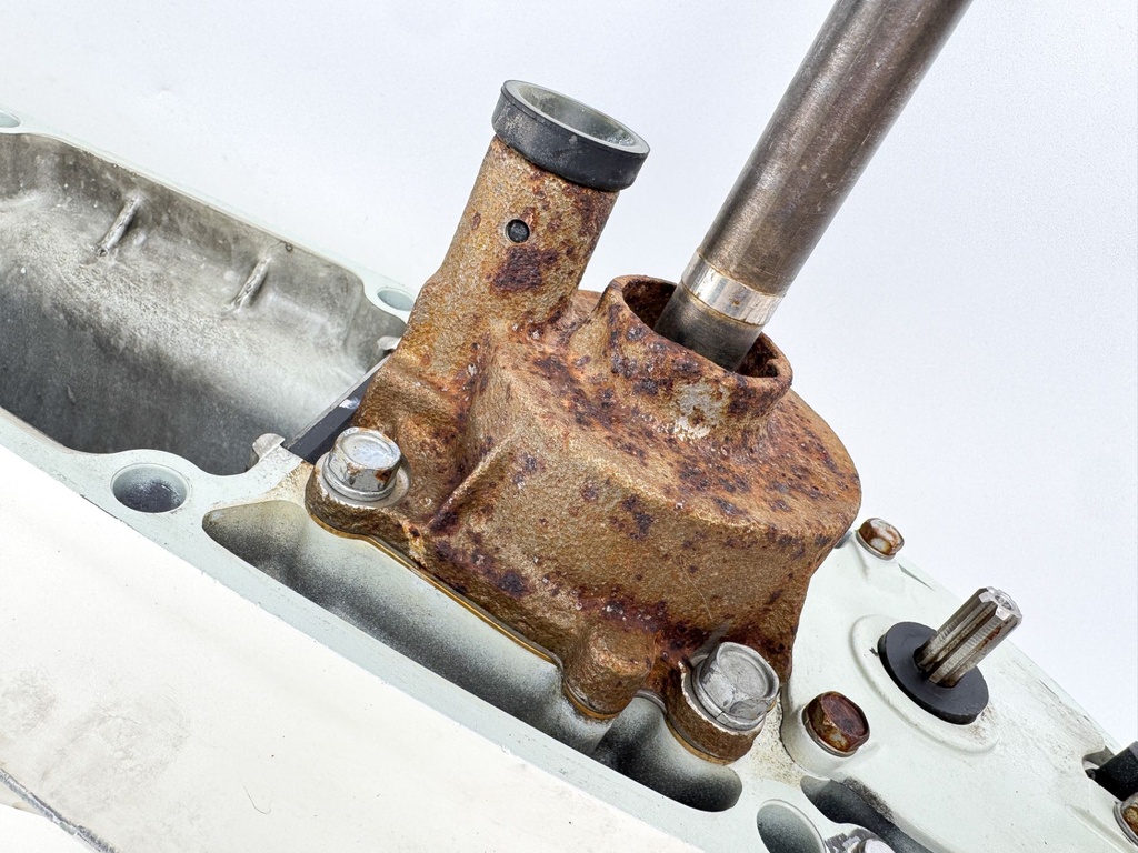 2002-2011 Suzuki DF140 140HP 4 Stroke Outboard 20" Lower Unit Gear Case