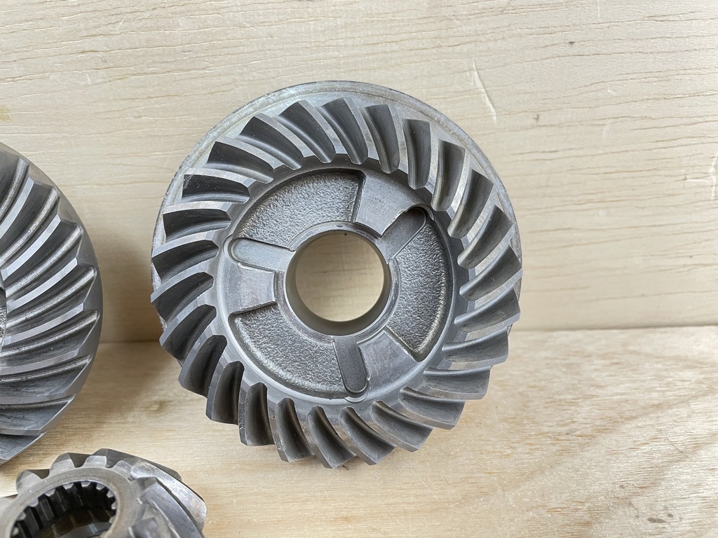 Yamaha 90HP 2 Stroke Outboard Lower Unit Gear Set & Prop Shaft