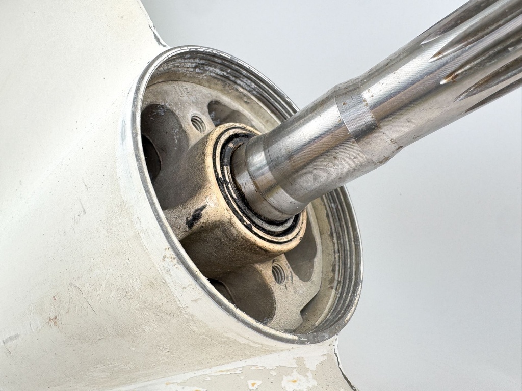 Johnson Evinrude 60 65 70 HP Outboard 2 Stroke 20" Lower Unit Gear Case