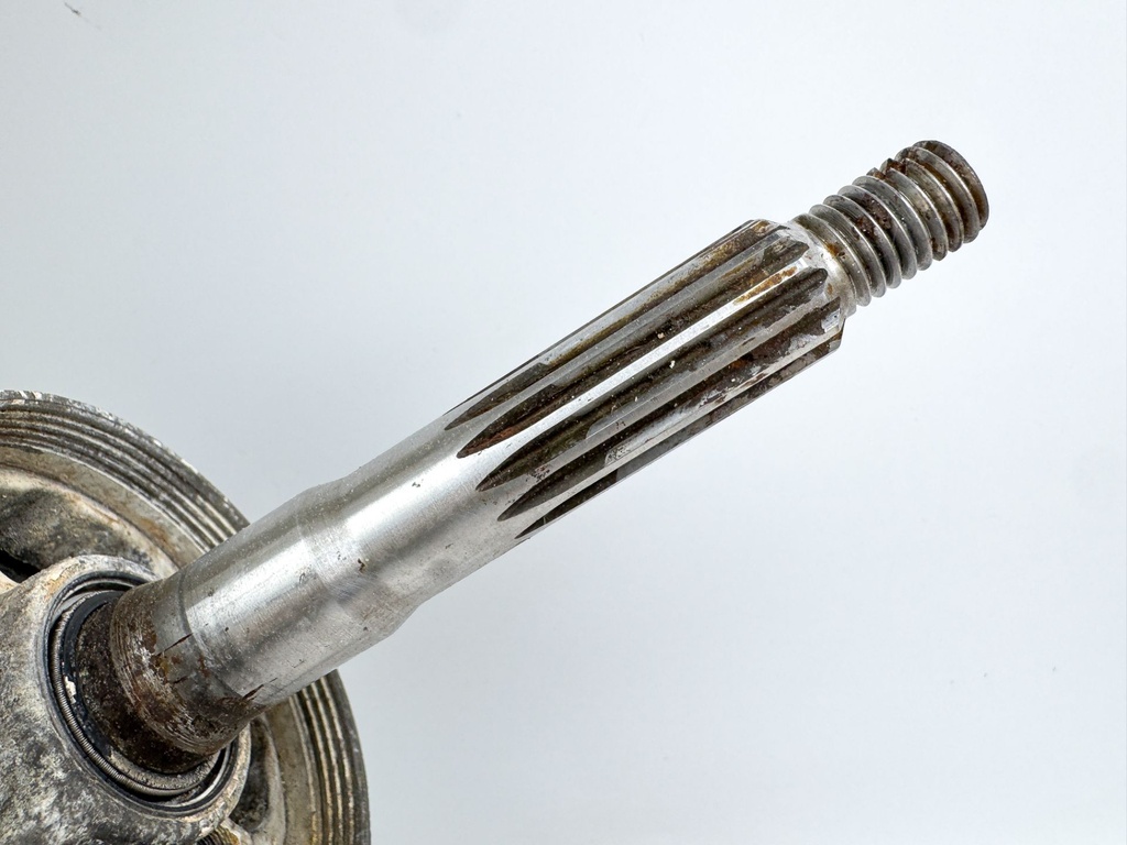 50 60 70 2 Stroke 20" Lower Unit Gear Case 3 Cylinder Johnson Evinrude