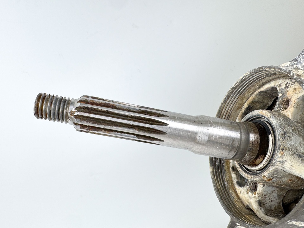 50 60 70 2 Stroke 20" Lower Unit Gear Case 3 Cylinder Johnson Evinrude