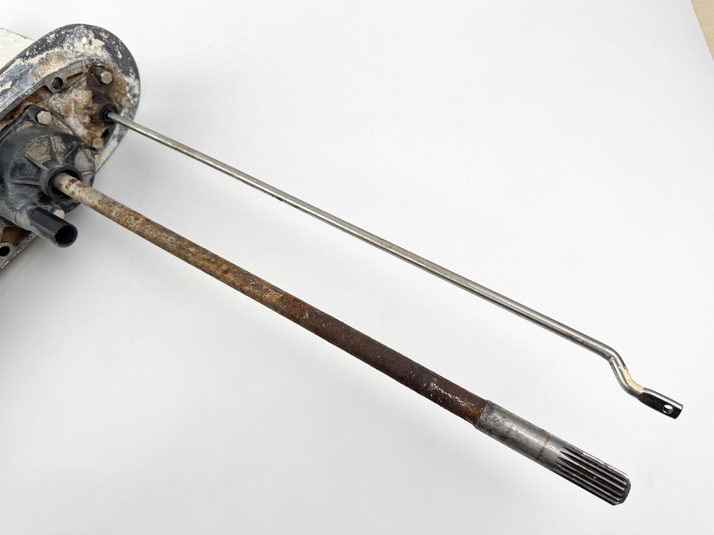 50 60 70 2 Stroke 20" Lower Unit Gear Case 3 Cylinder Johnson Evinrude