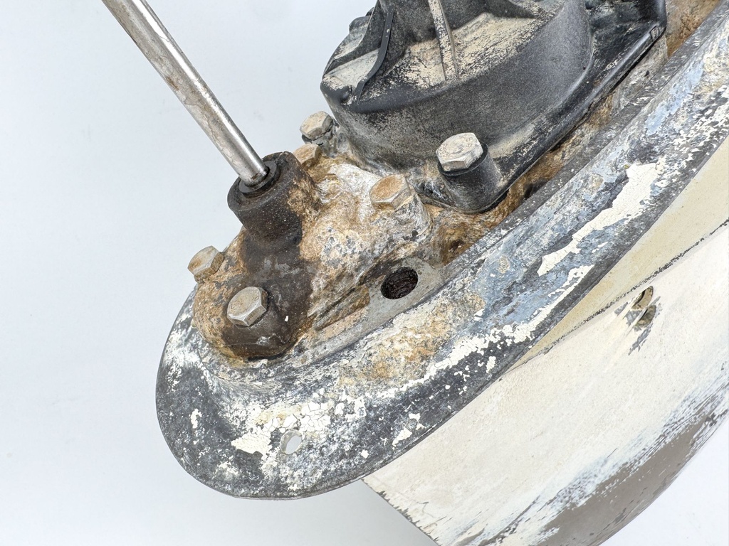 50 60 70 2 Stroke 20" Lower Unit Gear Case 3 Cylinder Johnson Evinrude