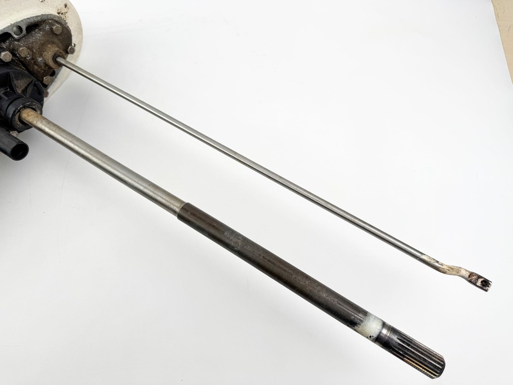 Johnson Evinrude 50 60 70 2 Stroke 20" Lower Unit Gear Case 3 Cylinder