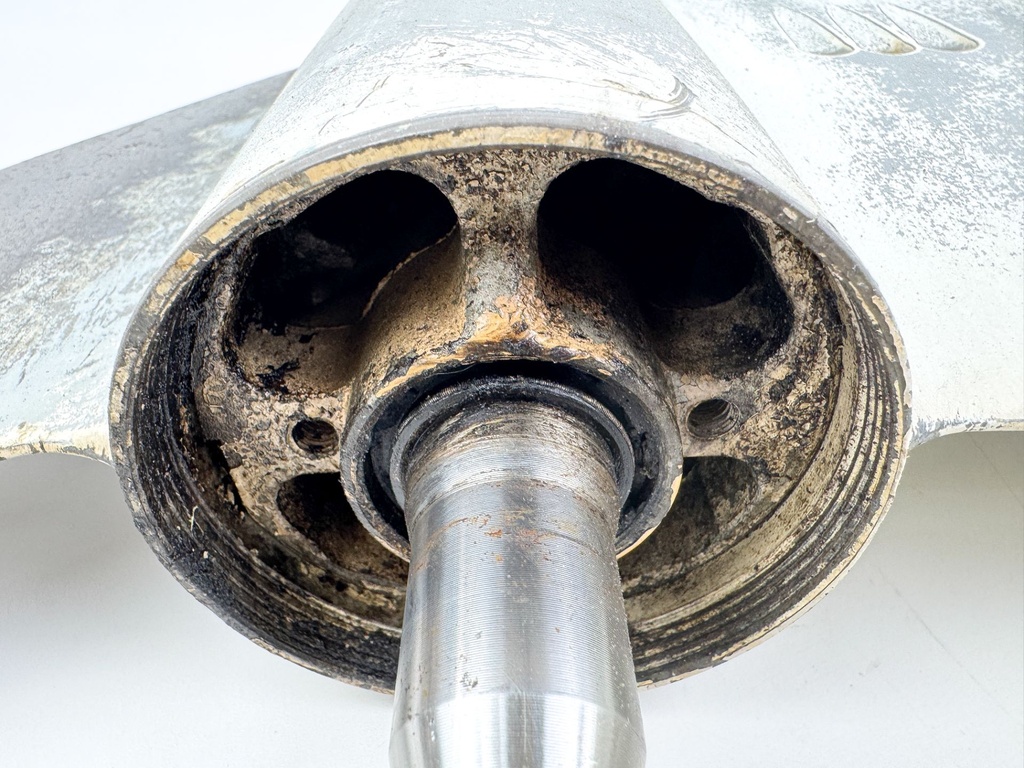 Johnson Evinrude 50 60 70 2 Stroke 20" Lower Unit Gear Case 3 Cylinder