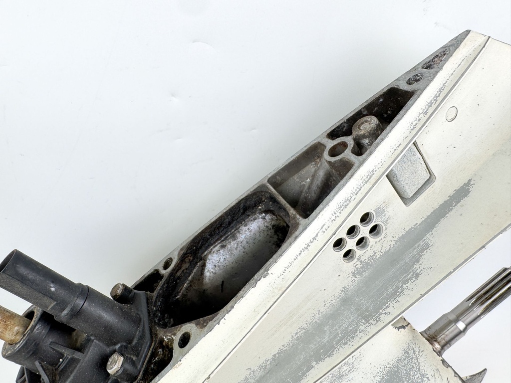 Johnson Evinrude 50 60 70 2 Stroke 20" Lower Unit Gear Case 3 Cylinder