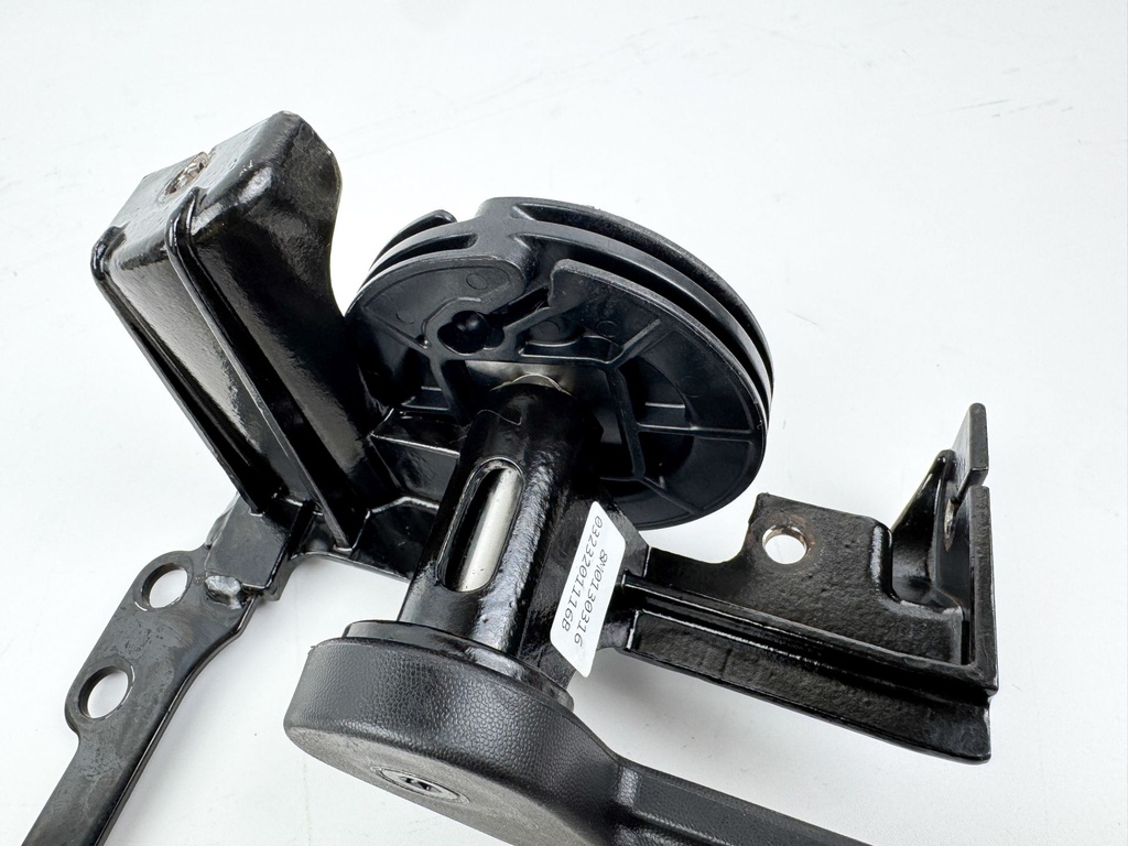 2020 Mercury 250 HP 4 Stroke Outboard Top Cowling Latch Handle Assembly