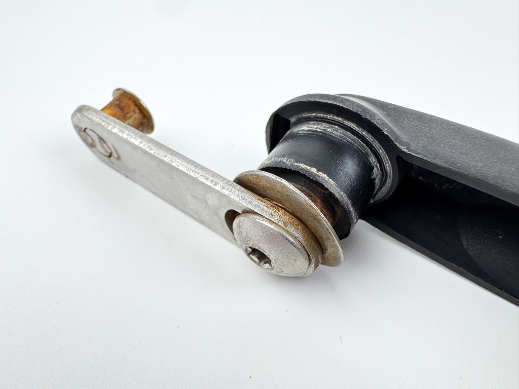 Evinrude Etec 40 50 60 75 90 2 Stroke Cowling Latch Handle 5005291