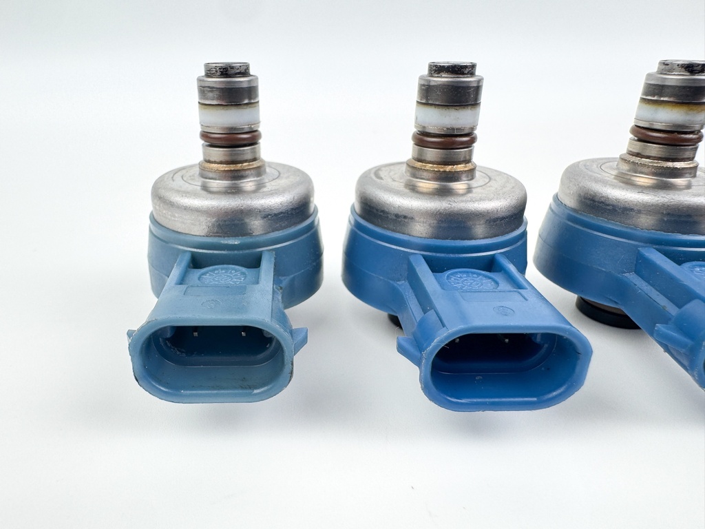 2003 Mercury 225 HP 2 Stroke Outboard Air Injector 883078A4 - Recently Cleaned