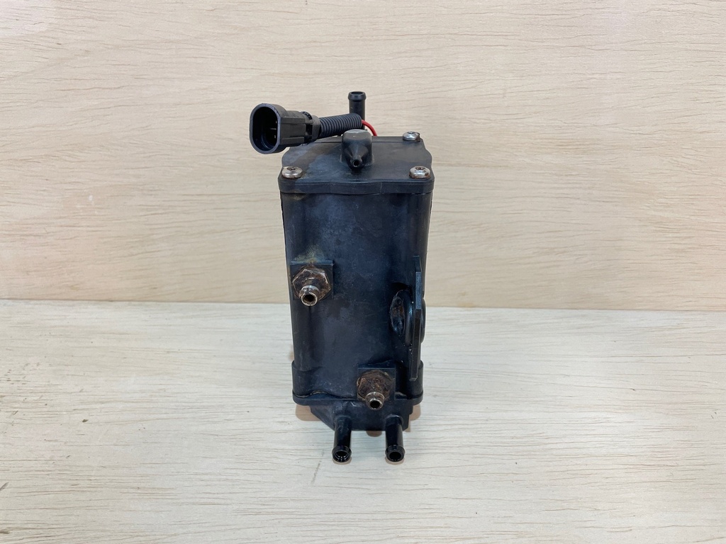 2006 Evinrude Etec 90HP Outboard Fuel Pump Vapor Seperator VST 5006085