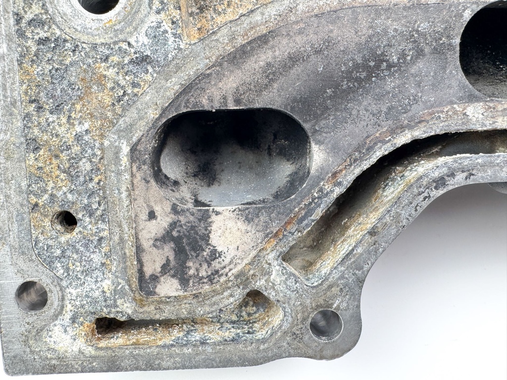 2019 Suzuki 90 HP 4 Stroke Outboard Cylinder Head 11100-87L10 OEM