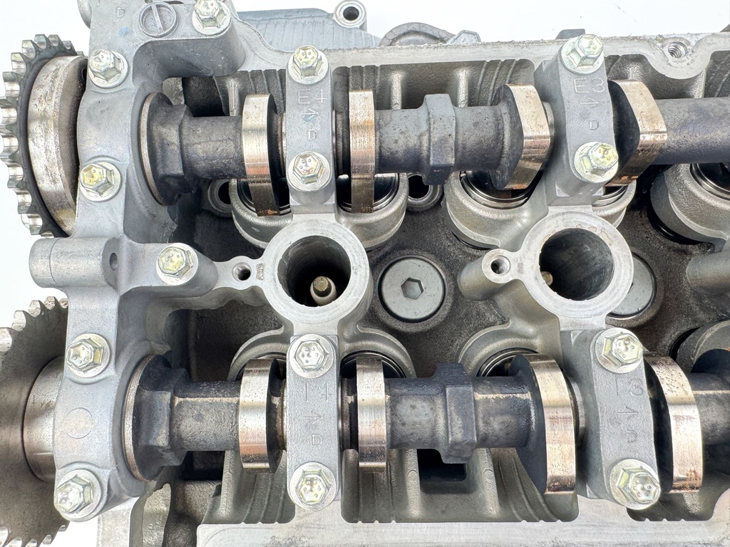 2019 Suzuki 90 HP 4 Stroke Outboard Cylinder Head 11100-87L10 OEM