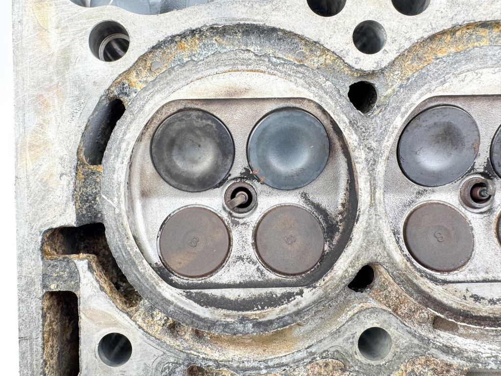 2019 Suzuki 90 HP 4 Stroke Outboard Cylinder Head 11100-87L10 OEM