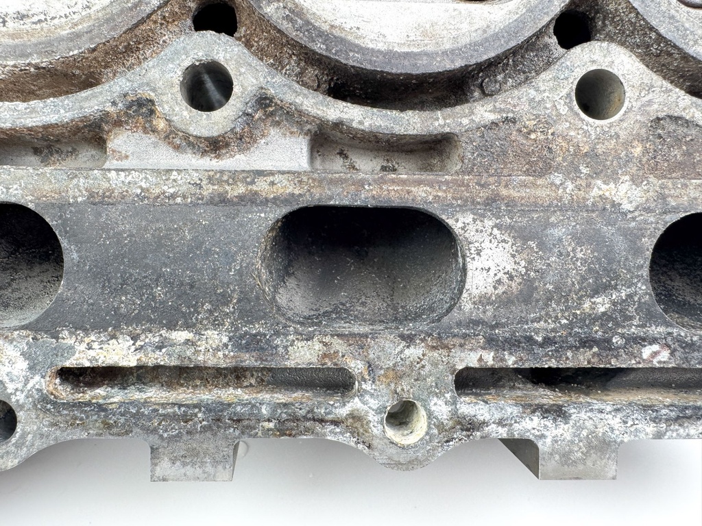 2019 Suzuki 90 HP 4 Stroke Outboard Cylinder Head 11100-87L10 OEM