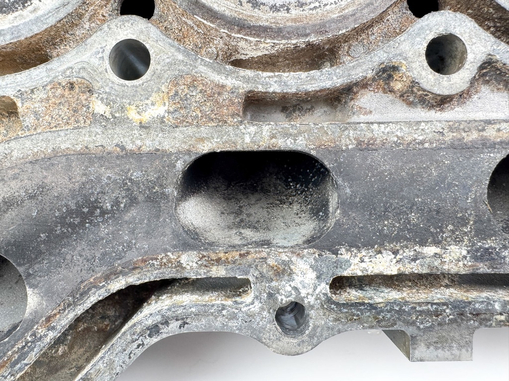 2019 Suzuki 90 HP 4 Stroke Outboard Cylinder Head 11100-87L10 OEM