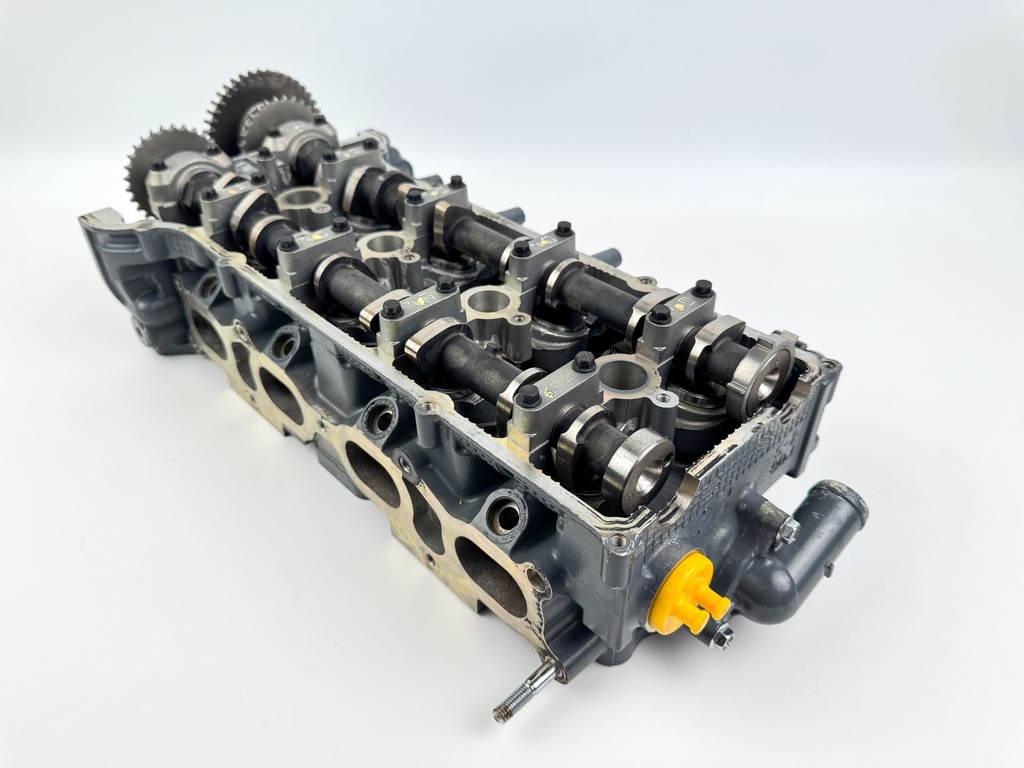 2005 Johnson 140 HP 4 Stroke Outboard Cylinder Head 11100-90J11 - Parts