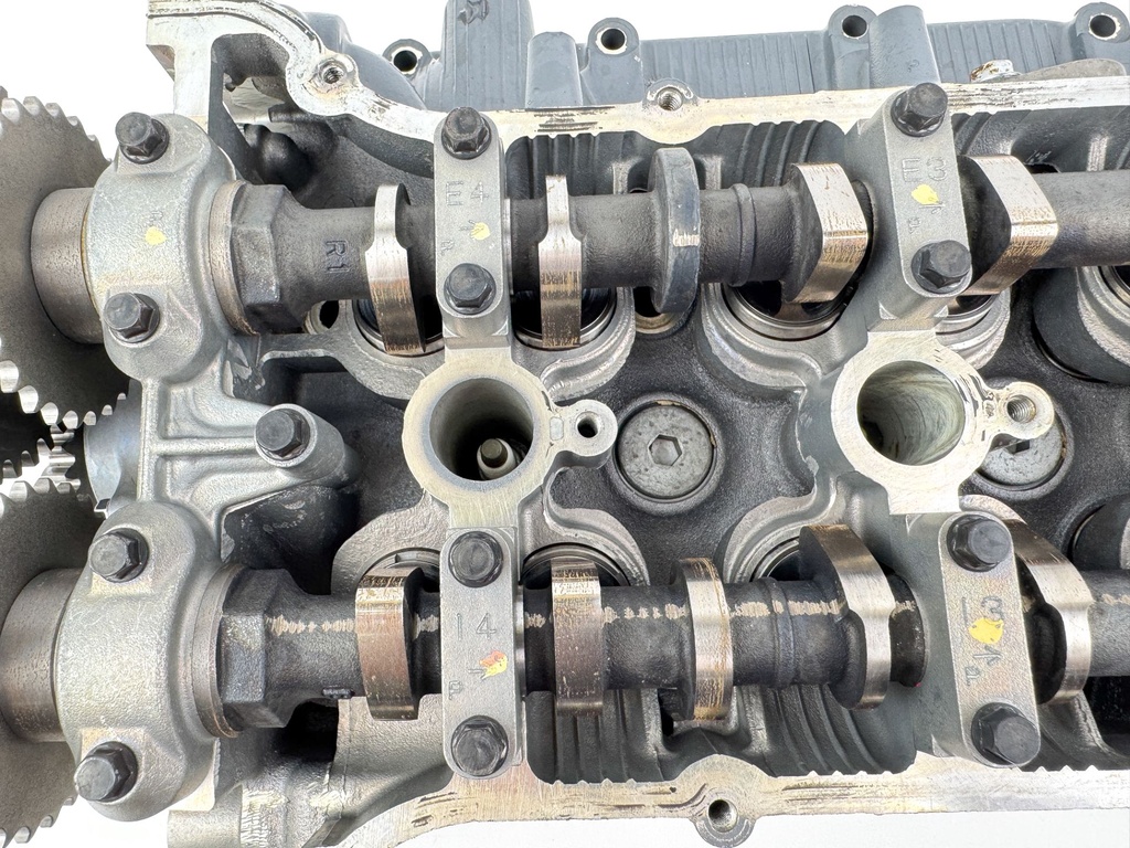 2005 Johnson 140 HP 4 Stroke Outboard Cylinder Head 11100-90J11 - Parts