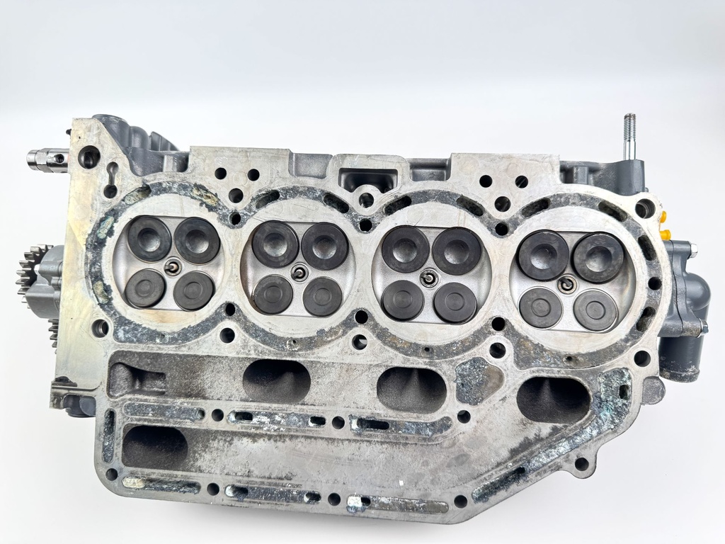 2005 Johnson 140 HP 4 Stroke Outboard Cylinder Head 11100-90J11 - Parts