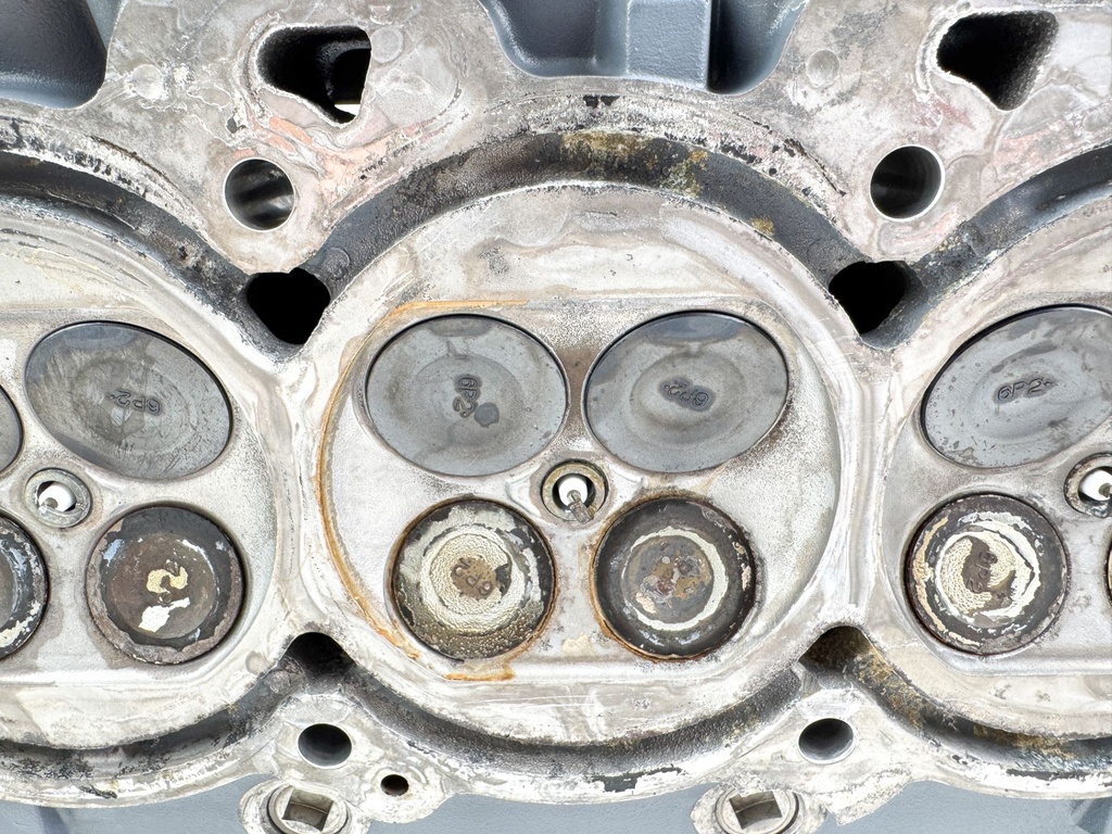 2005 Yamaha 250 HP 4 Stroke Outboard Starboard Cylinder Head 6P2-W009A-00-1S OEM