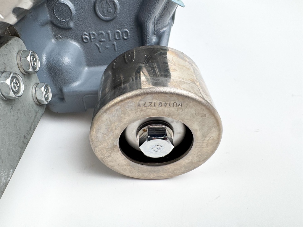 2005 Yamaha 250 HP 4 Stroke Outboard Starboard Cylinder Head 6P2-W009A-00-1S OEM