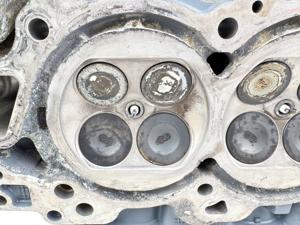 2005 Yamaha 250 HP 4 Stroke Outboard Port Cylinder Head 6P2-W009C-00-1S OEM