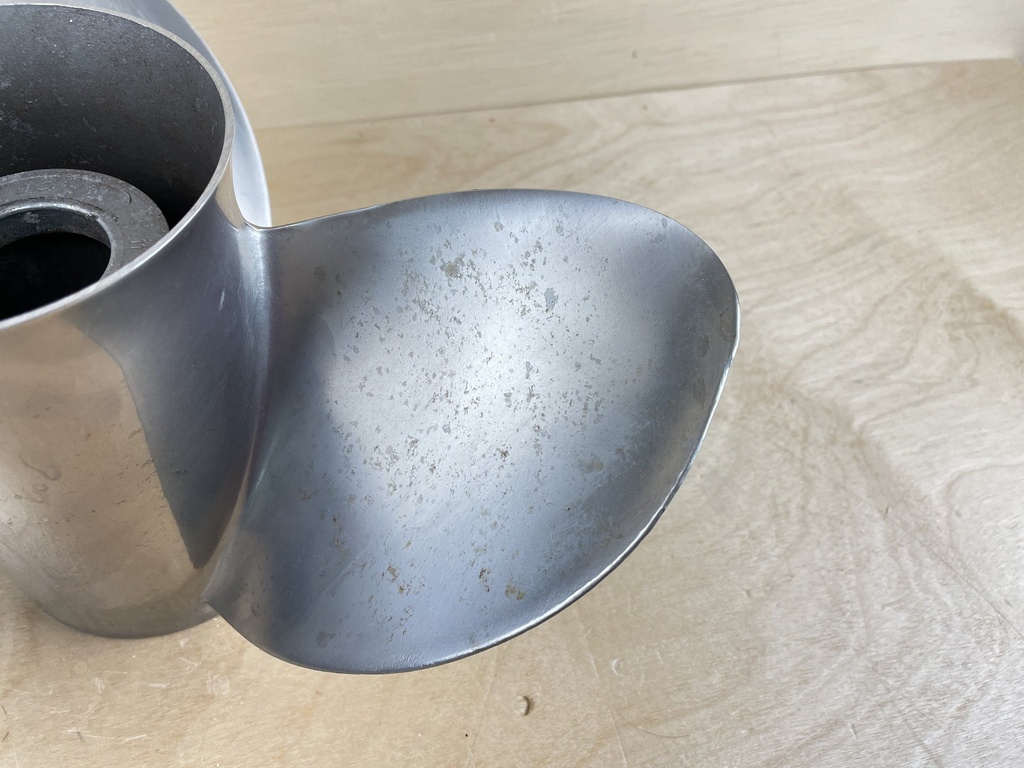 Mercury Marine Vengeance SS Propeller 3 Blade 48-16988 13" x 18P RH Standard