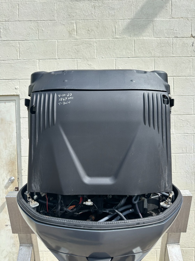 2012 Yamaha 300 HP 4 Stroke Outboard Engine Complete 25" XL RH OEM