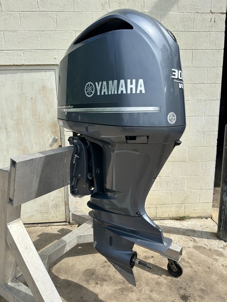 2012 Yamaha 300 HP 4 Stroke Outboard Engine Complete 25" XL RH OEM
