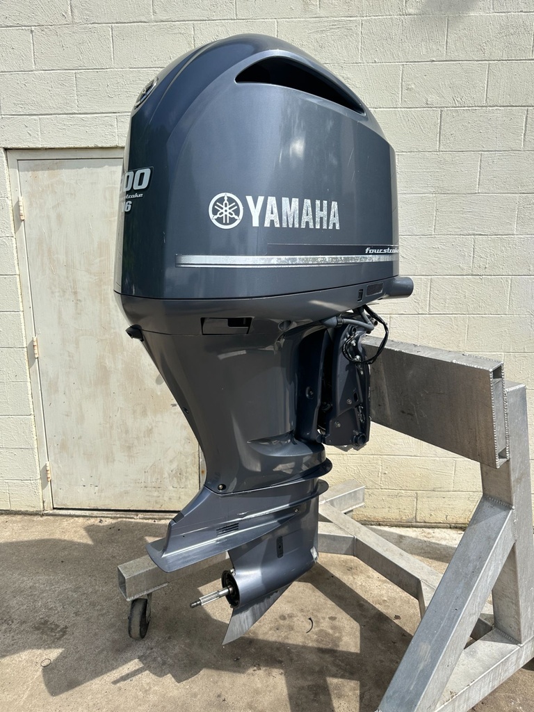 2012 Yamaha 300 HP 4 Stroke Outboard Engine Complete 25" XL RH OEM