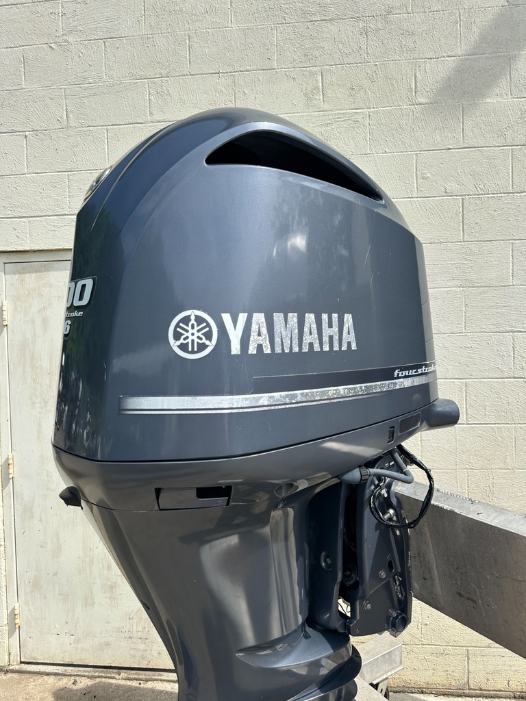 2012 Yamaha 300 HP 4 Stroke Outboard Engine Complete 25" XL RH OEM