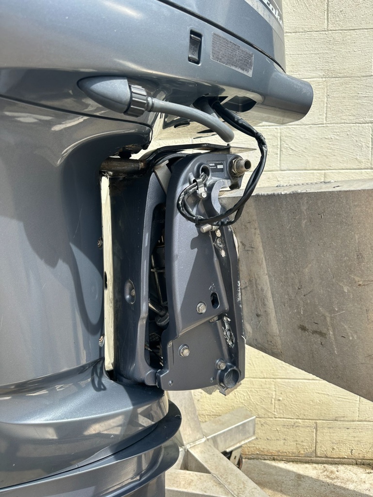 2012 Yamaha 300 HP 4 Stroke Outboard Engine Complete 25" XL RH OEM