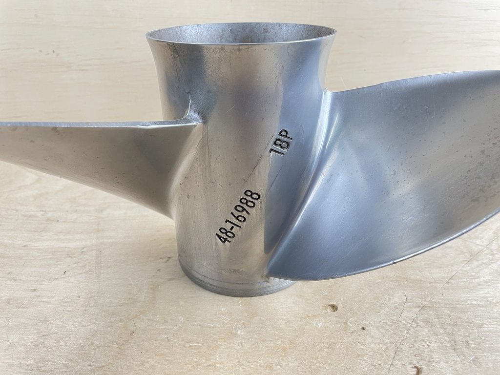 Mercury Marine Vengeance SS Propeller 3 Blade 48-16988 13" x 18P RH Standard