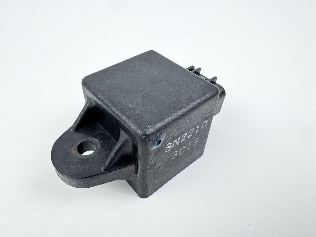 2004 Yamaha 225 HP 4 Stroke Outboard Relay Assembly 68V-81950-00-00 OEM