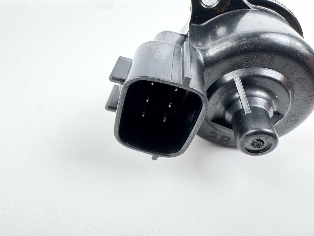 2004 Yamaha 225 HP 4 Stroke Outboard Idle Speed Control Valve ISC IAC 68V-1312A-00-00 OEM