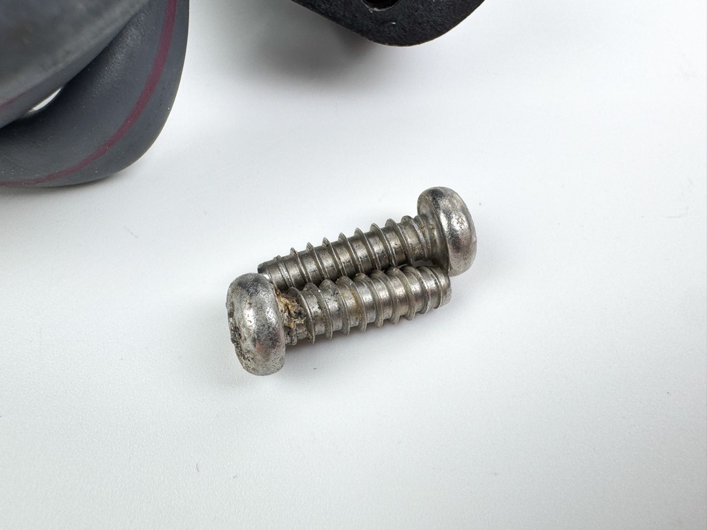 2004 Yamaha 225 HP 4 Stroke Outboard Fresh Water Flush Port 68T-12572-00-00 OEM