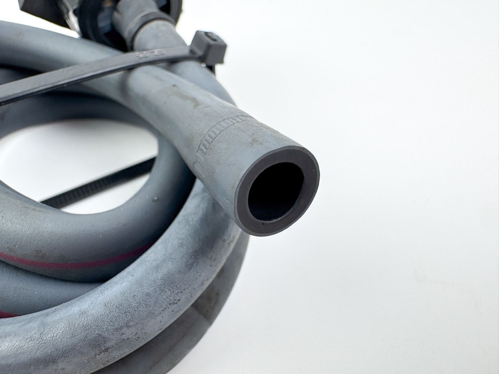 2004 Yamaha 225 HP 4 Stroke Outboard Fresh Water Flush Port 68T-12572-00-00 OEM