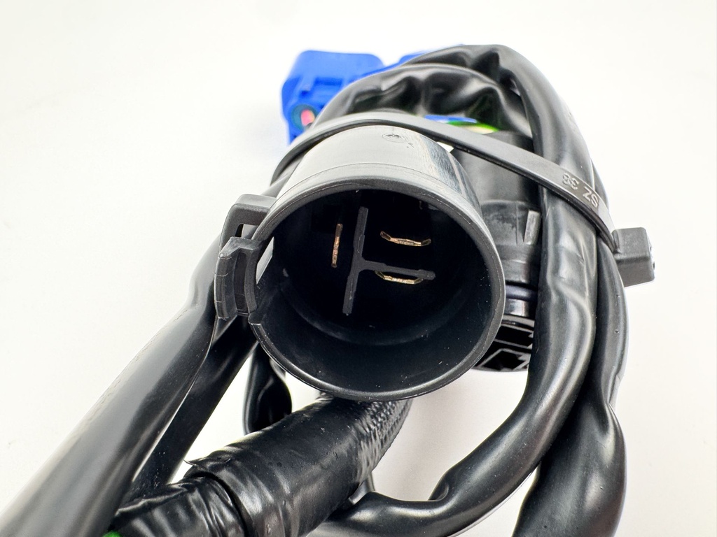 2004 Yamaha 225 HP 4 Stroke Outboard Rectifier & Regulator 69J-81960-11-00 OEM