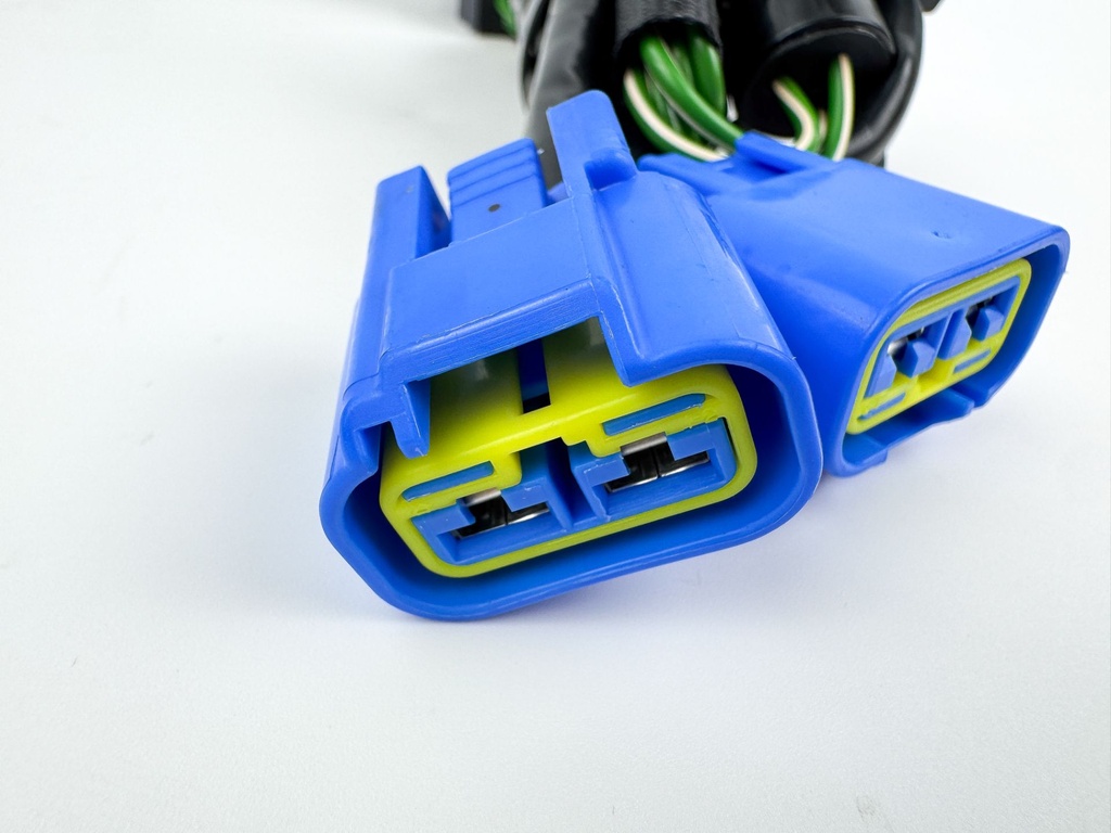 2004 Yamaha 225 HP 4 Stroke Outboard Rectifier & Regulator 69J-81960-11-00 OEM