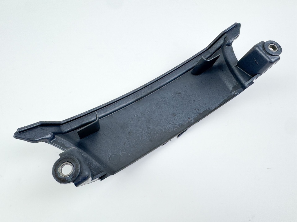 2004 Yamaha 225 HP 4 Stroke Outboard Upper Casing Cover Insert 69J-45151-00-8D OEM