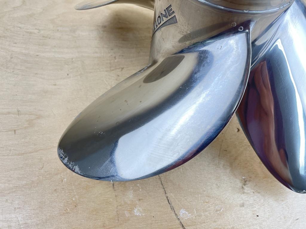 Evinrude Johnson Cyclone TBX Stainless Steel Propeller 14 1/2 x 15P RH Standard 763936