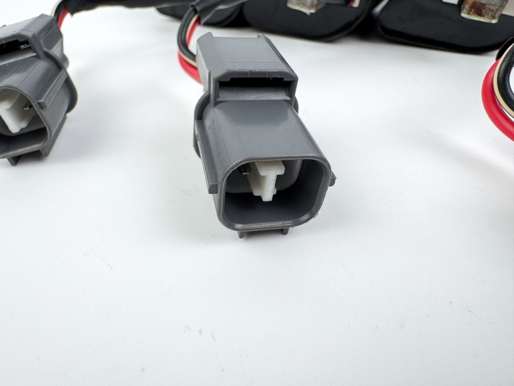 2004 Yamaha 225 HP 4 Stroke Outboard Ignition Coil Set 69J-82310-00-00 OEM