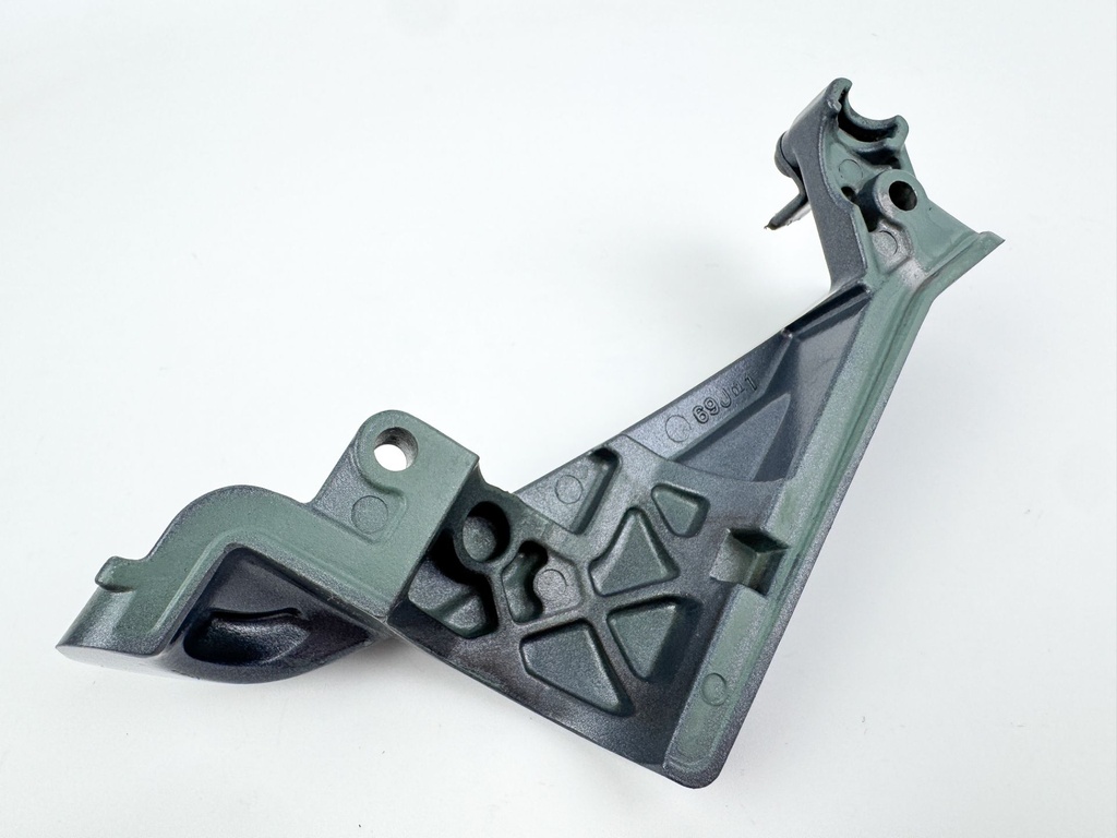 2004 Yamaha 225 HP 4 Stroke Outboard Cable Cover Plate 69J-42738-01-5B OEM