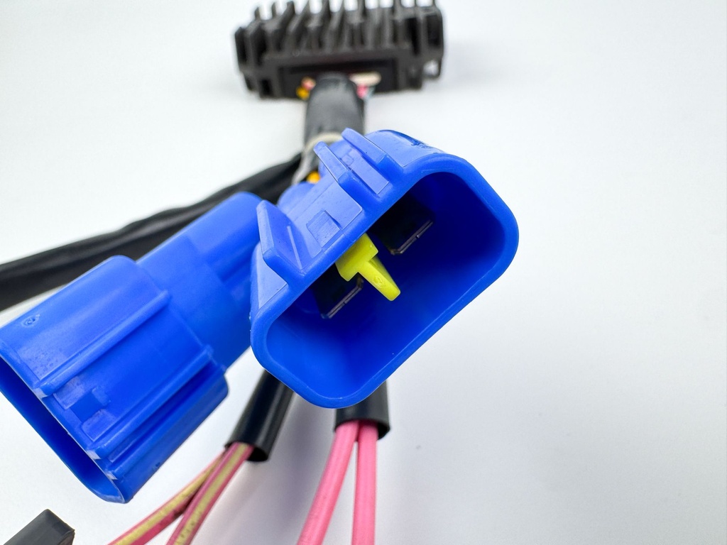 2004 Yamaha 225 HP 4 Stroke Outboard Drive Unit Assembly 69J-83306-01-00 OEM