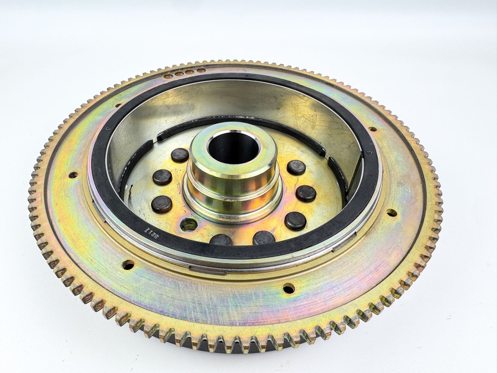 2004 Yamaha 225 HP 4 Stroke Outboard Flywheel Rotor 69J-81450-10-00 OEM