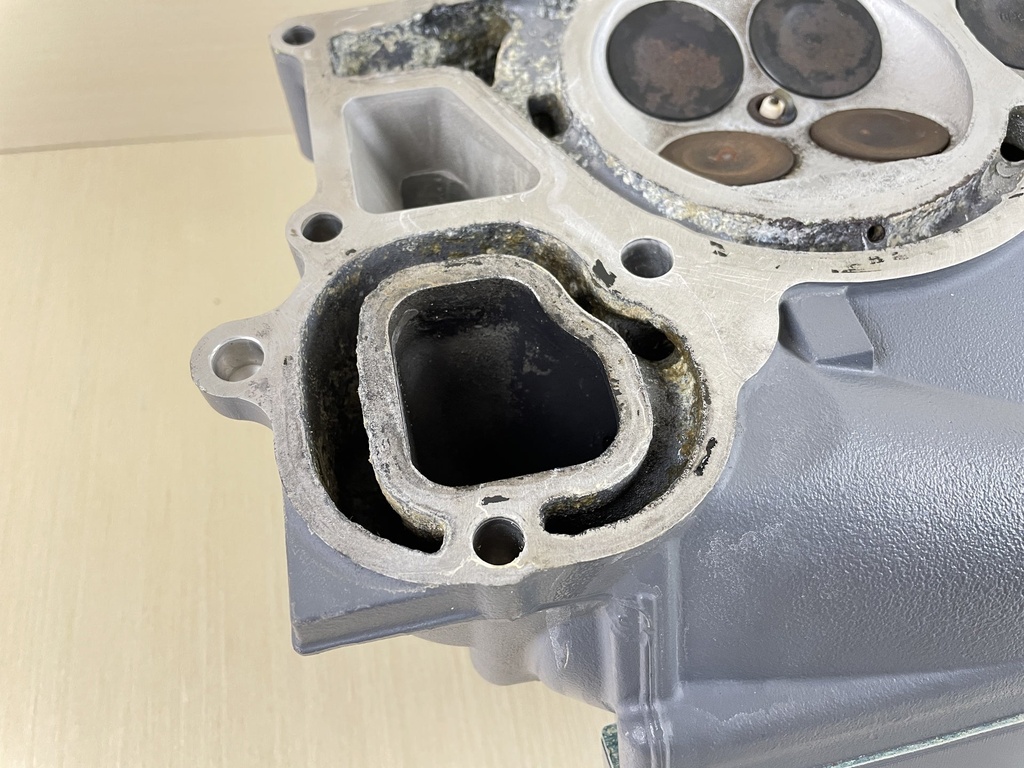 2006 Yamaha 250HP Outboard Starboard Right Side Cylinder Head 6P2-W009A-01-1S  