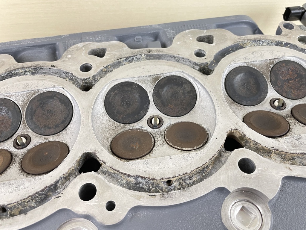 2006 Yamaha 250HP Outboard Starboard Right Side Cylinder Head 6P2-W009A-01-1S  