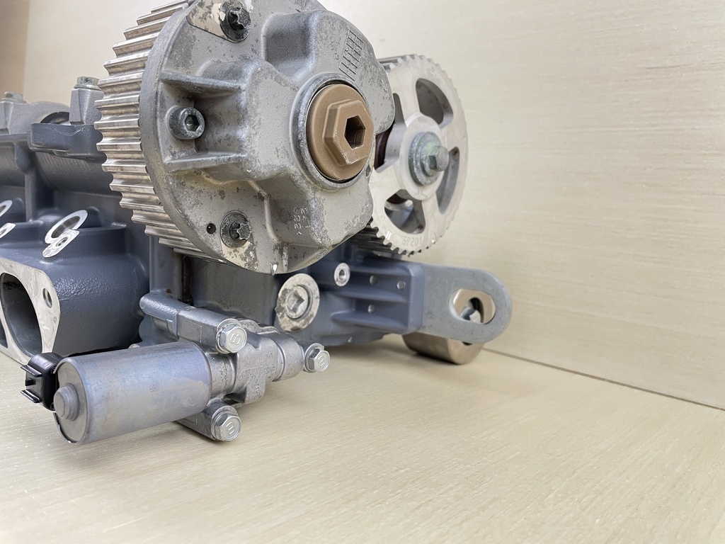 2006 Yamaha 250HP Outboard Starboard Right Side Cylinder Head 6P2-W009A-01-1S  