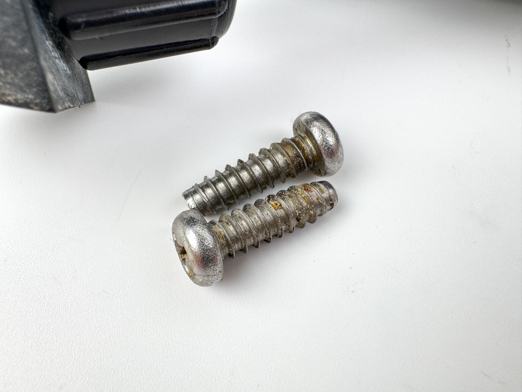 2013 Yamaha 250 HP 4 Stroke Outboard Fresh Water Flush Port 68T-12572-00-00 OEM